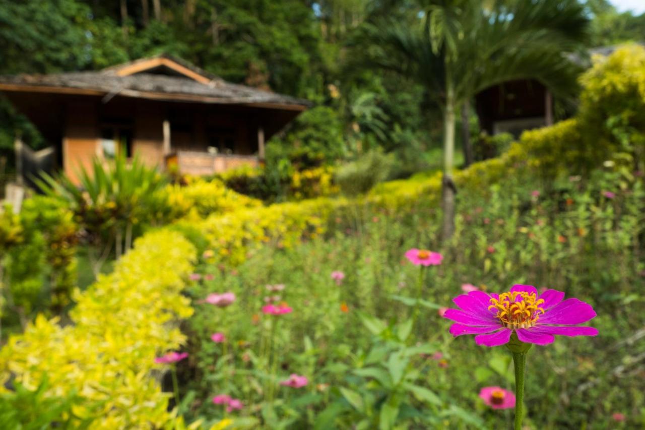 K2 Lembeh Dive Resort Bitung Exterior foto